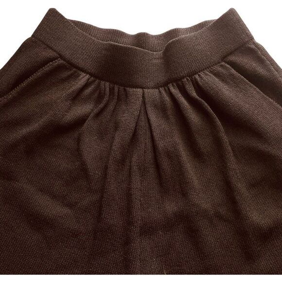 St. John Collection Separates Knit High Rise Shorts - Picture 2 of 8